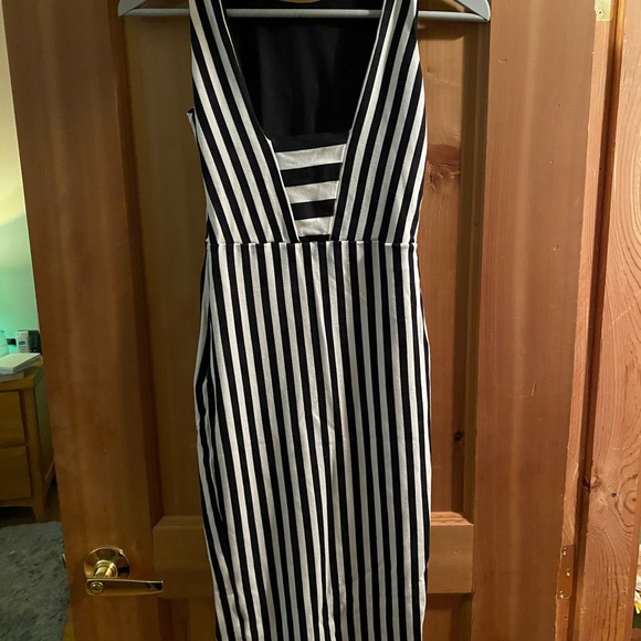 Black and white extra small striped Zara dress - Picture 2 of 8